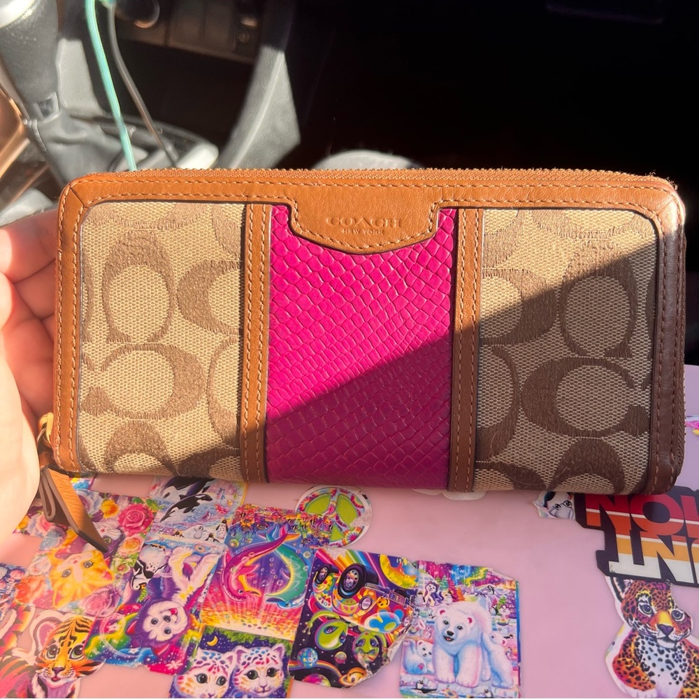 COACH F51698 - SIGNATURE PURPLE STRIPE WITH SNAKE ACCORDION ZIPPER